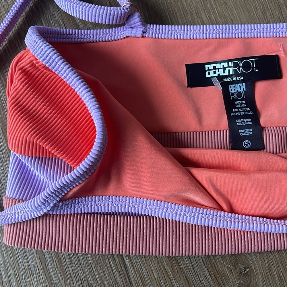NWOT Beach Riot Eva Bikini / Gym Top - Picture 9 of 12